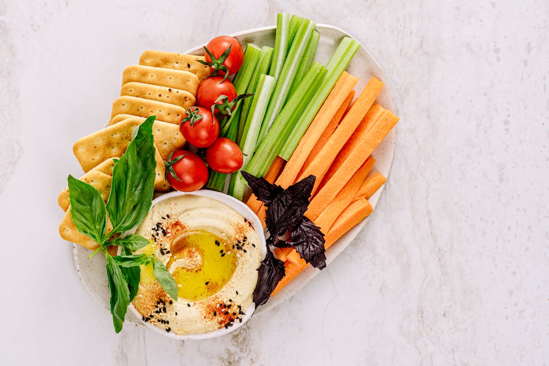 Healthy Snack: Veggies and Hummus