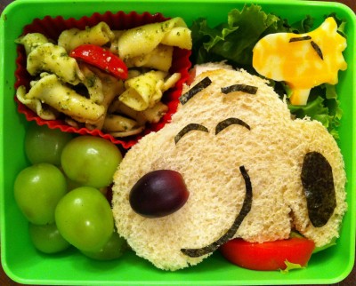 http://lunchboxawesome.com/post/10765151182/bento-day-26-turkey-sandwich-pesto-salad