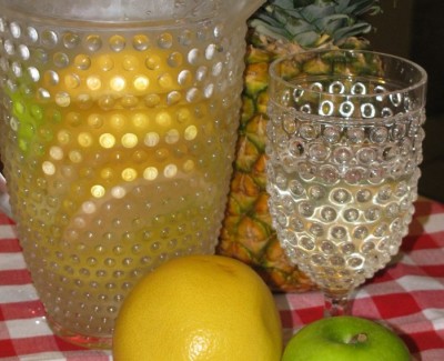 Day-Spa-Pineapple-Grapefruit-and-Apple-Water-e1393737631115