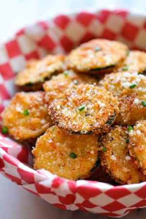 Recipe: Zucchini Parmesan Crisps – Fitzness.com