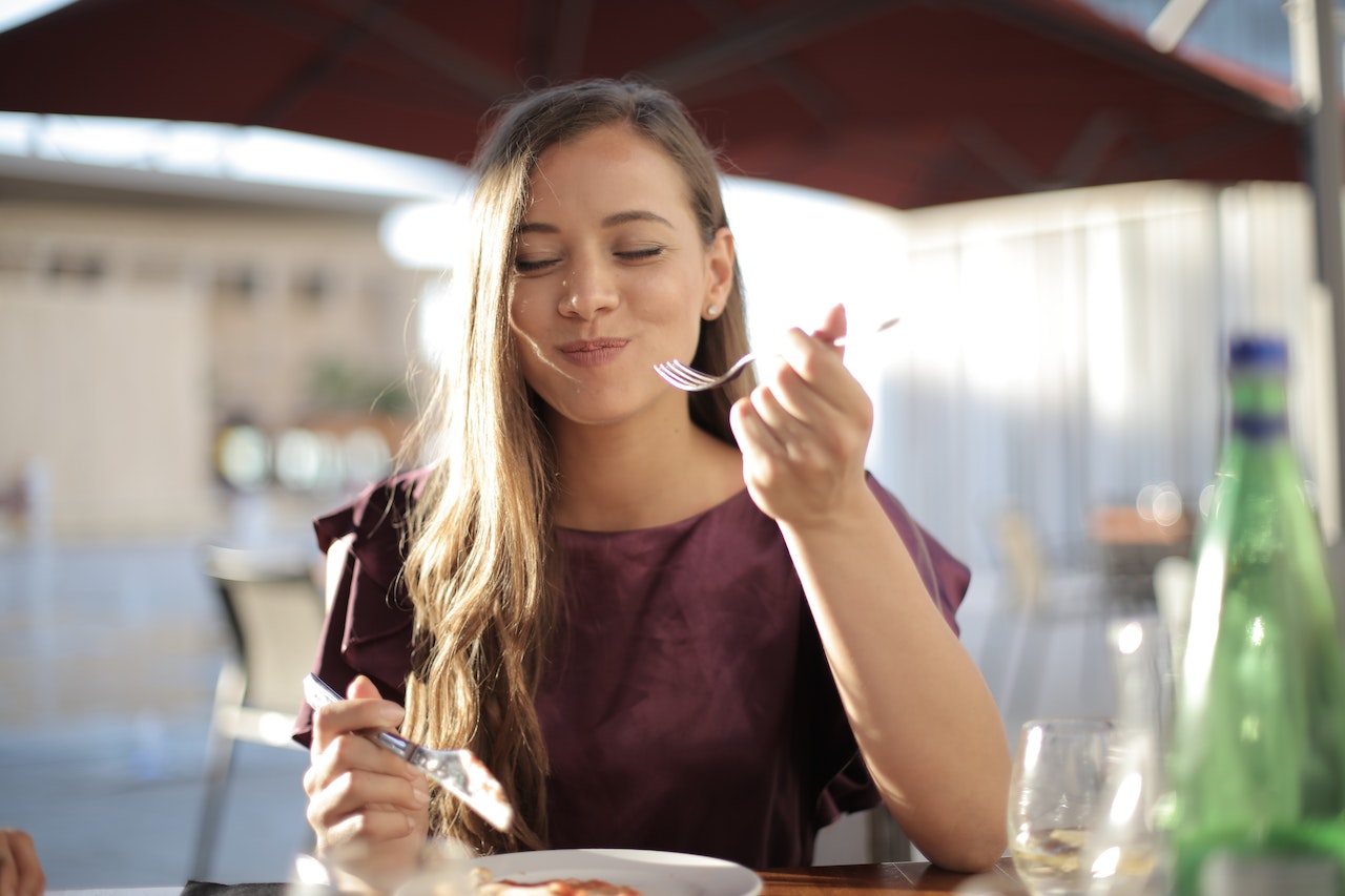 The Power of Mindful Eating: How to Cultivate a Healthy Relationship with Food